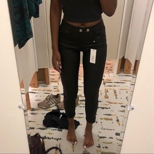 Coated cropped jeans